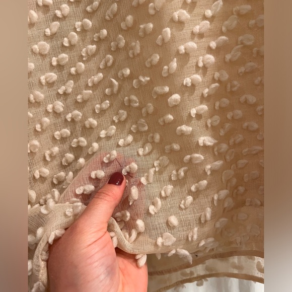 Textured polka dot beige blouse - Picture 3 of 5